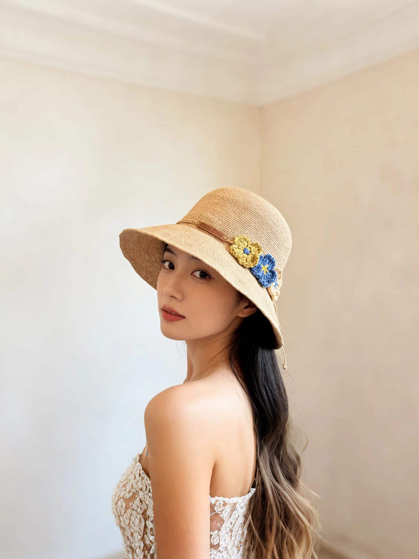 미우미우 라피아 손뜨개 꽃 장식 여성 모자 상세 이미지 1
