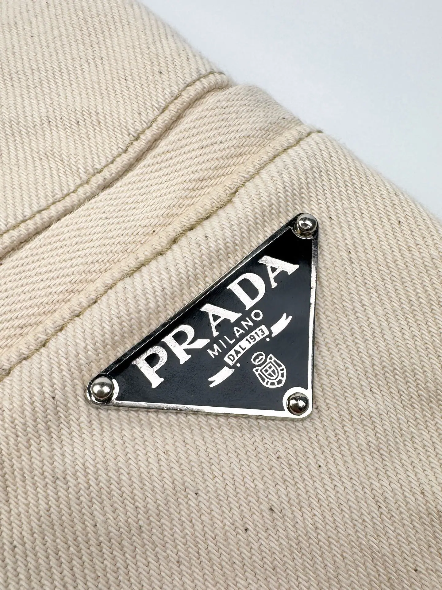 프라다 로고 데님 트라이앵글 블랙 남성 의류 레플리카 46938 Prada Shorts 상세 이미지 4
