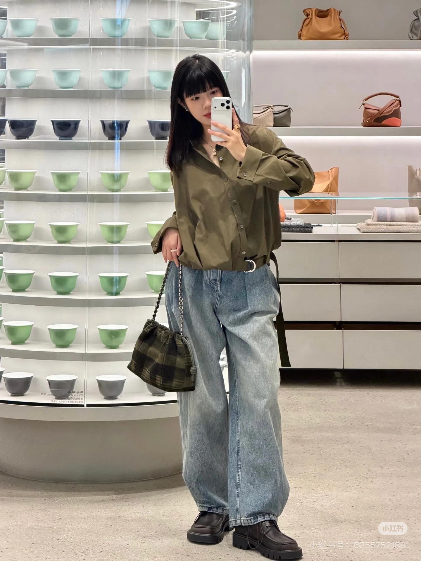 로에베 비대칭 사이드 벨트 여성 셔츠 상세 이미지 8
