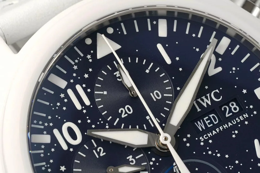 IWC 파일럿 크로노그래프 인스피레이션 4 세라믹 시계 상세 이미지 4