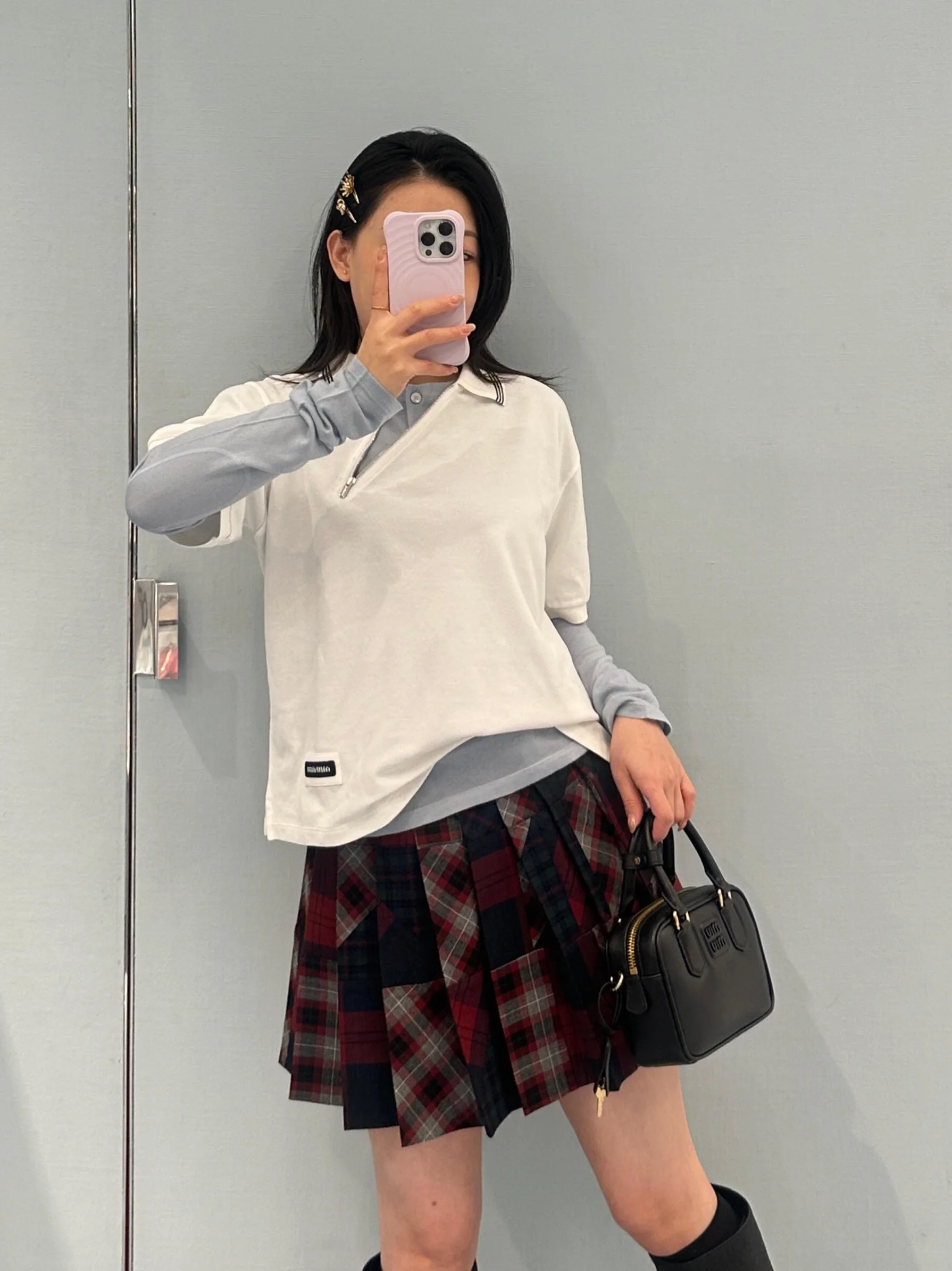 미우미우 지퍼 폴로 카라 반팔 탑 26 SS 상세 이미지 1