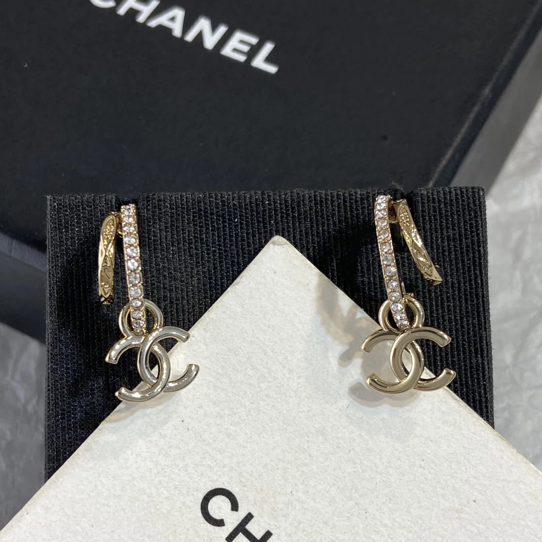 샤넬 프래그런트 비대칭 텍스처 귀걸이 158738