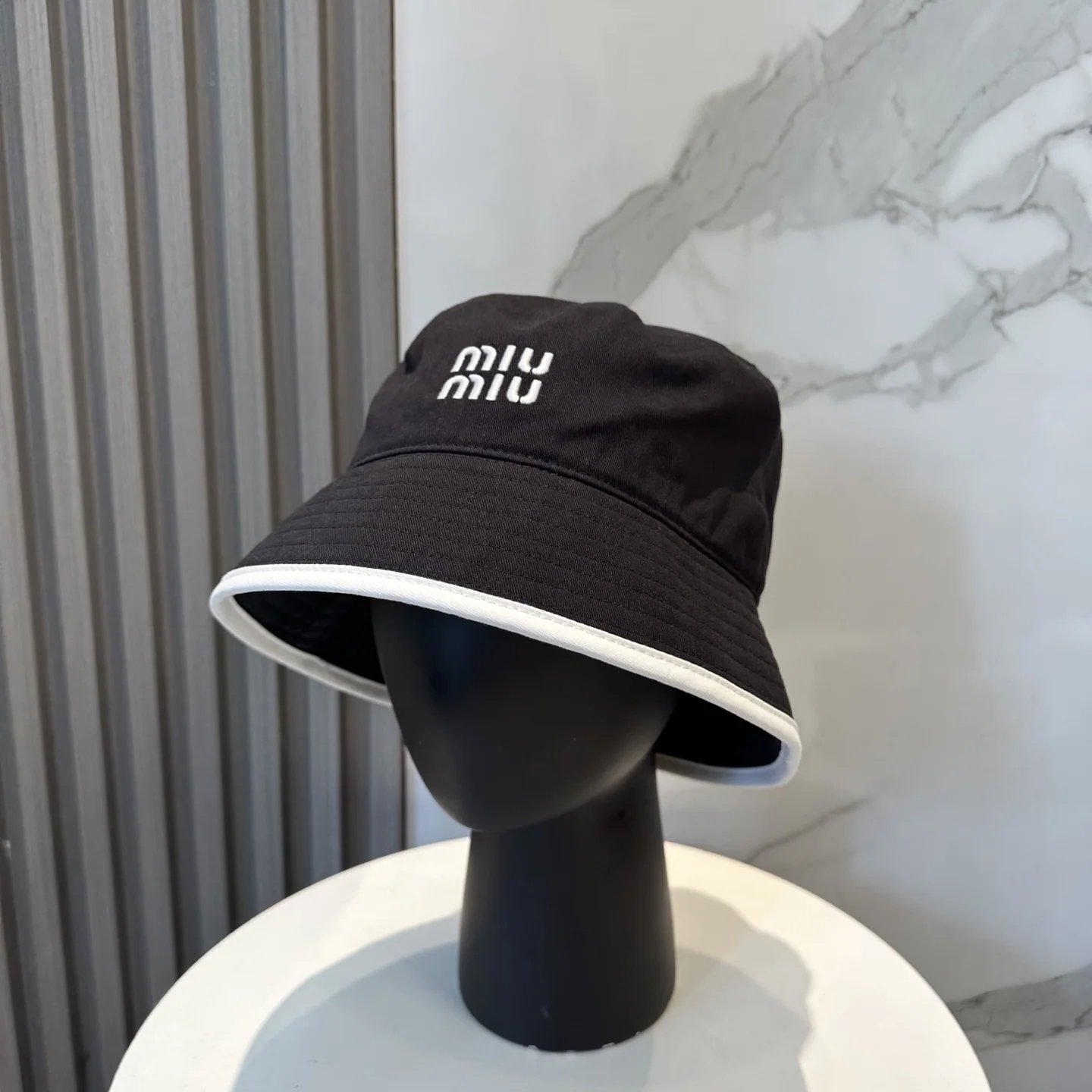 미우미우 자수 버킷햇 모자 118935