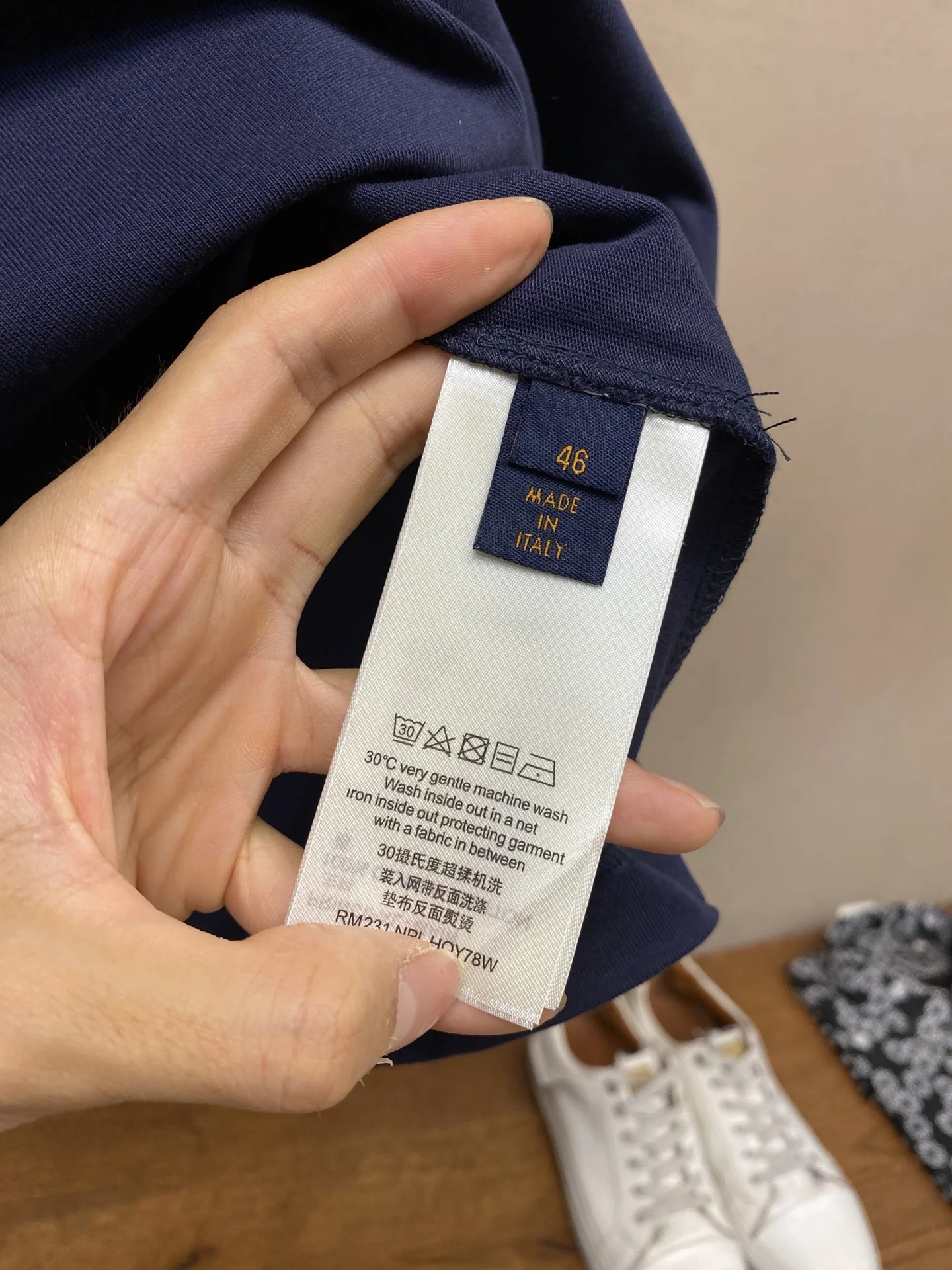 루이비통 모노그램 그라데이션 코튼 반팔티셔츠 2025 FW 상세 이미지 8