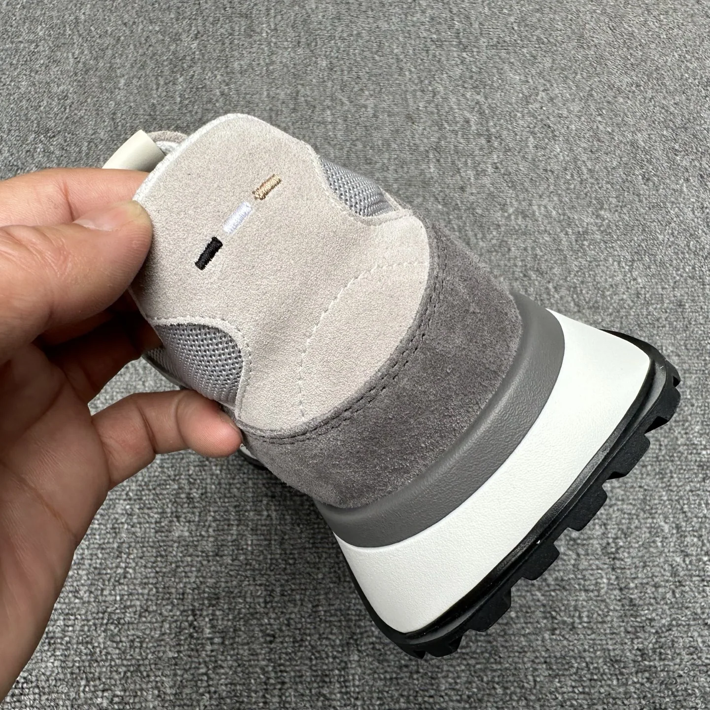 보스 스웨이드 메시 남성 스니커즈 상세 이미지 8