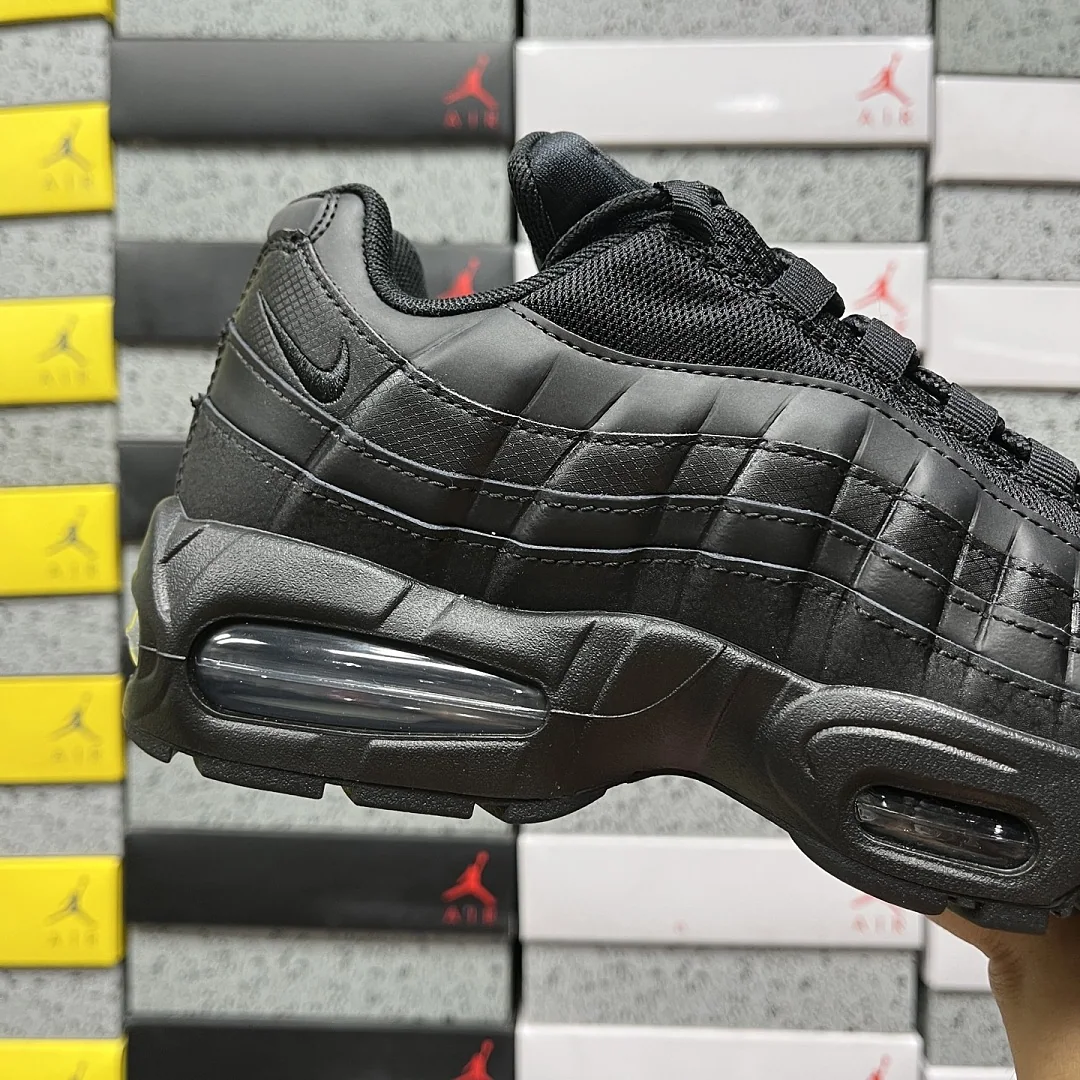 나이키 [WE] 에어 맥스 95 OG HM8755-001 201552 Nike Air Max 95 OG Big Bubble Black 상세 이미지 4
