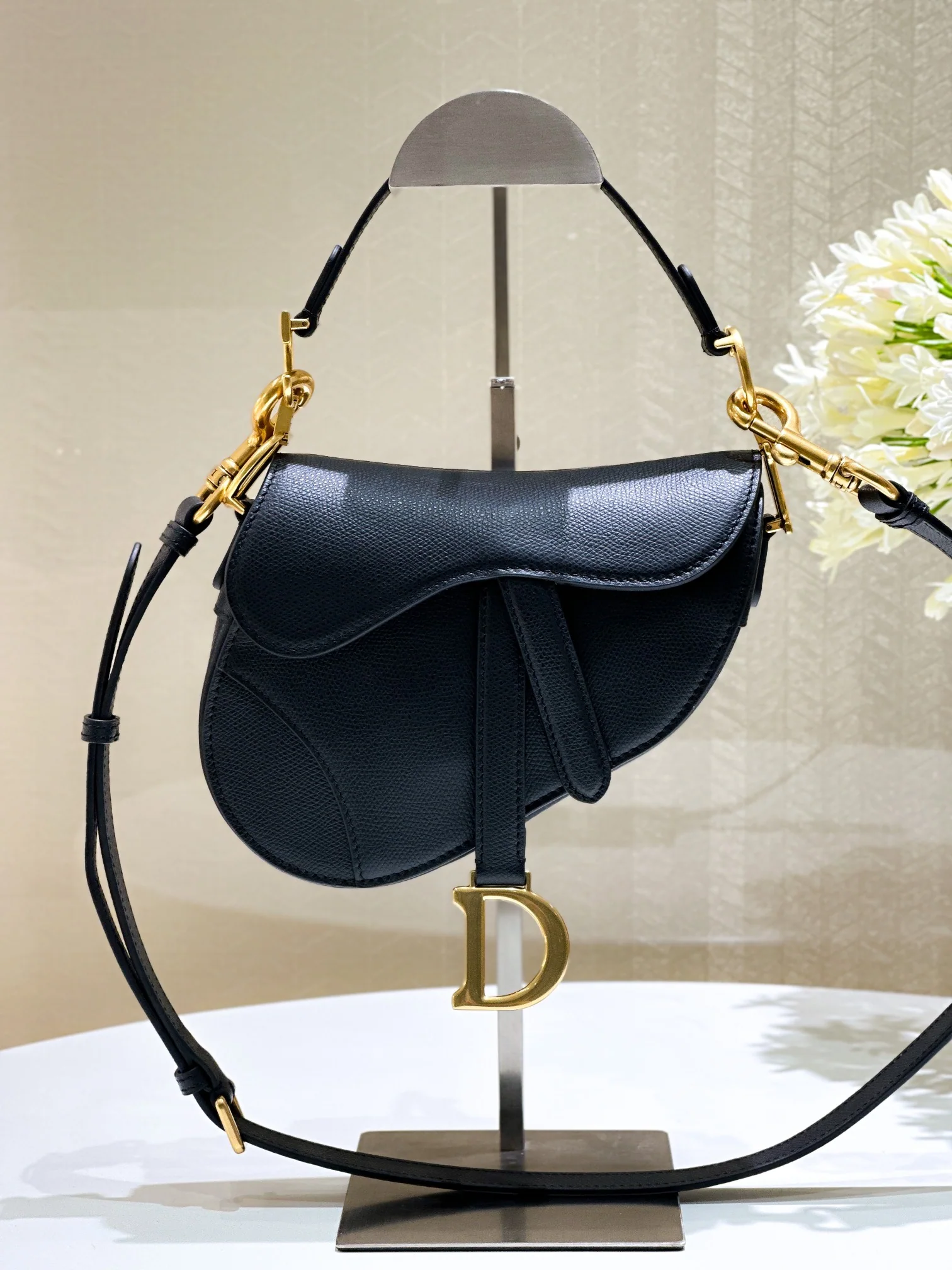 디올 골동품 금속 장식 숄더백 152625