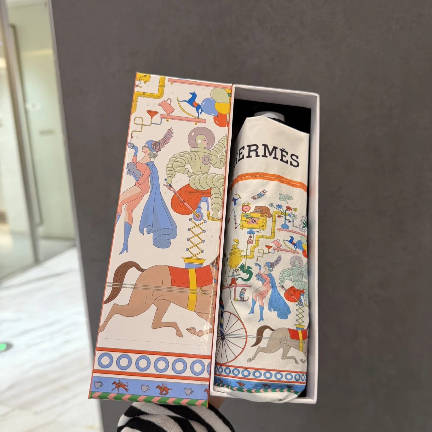 에르메스 뉴 모노그램 캔버스 하프 폴드 우산 85793