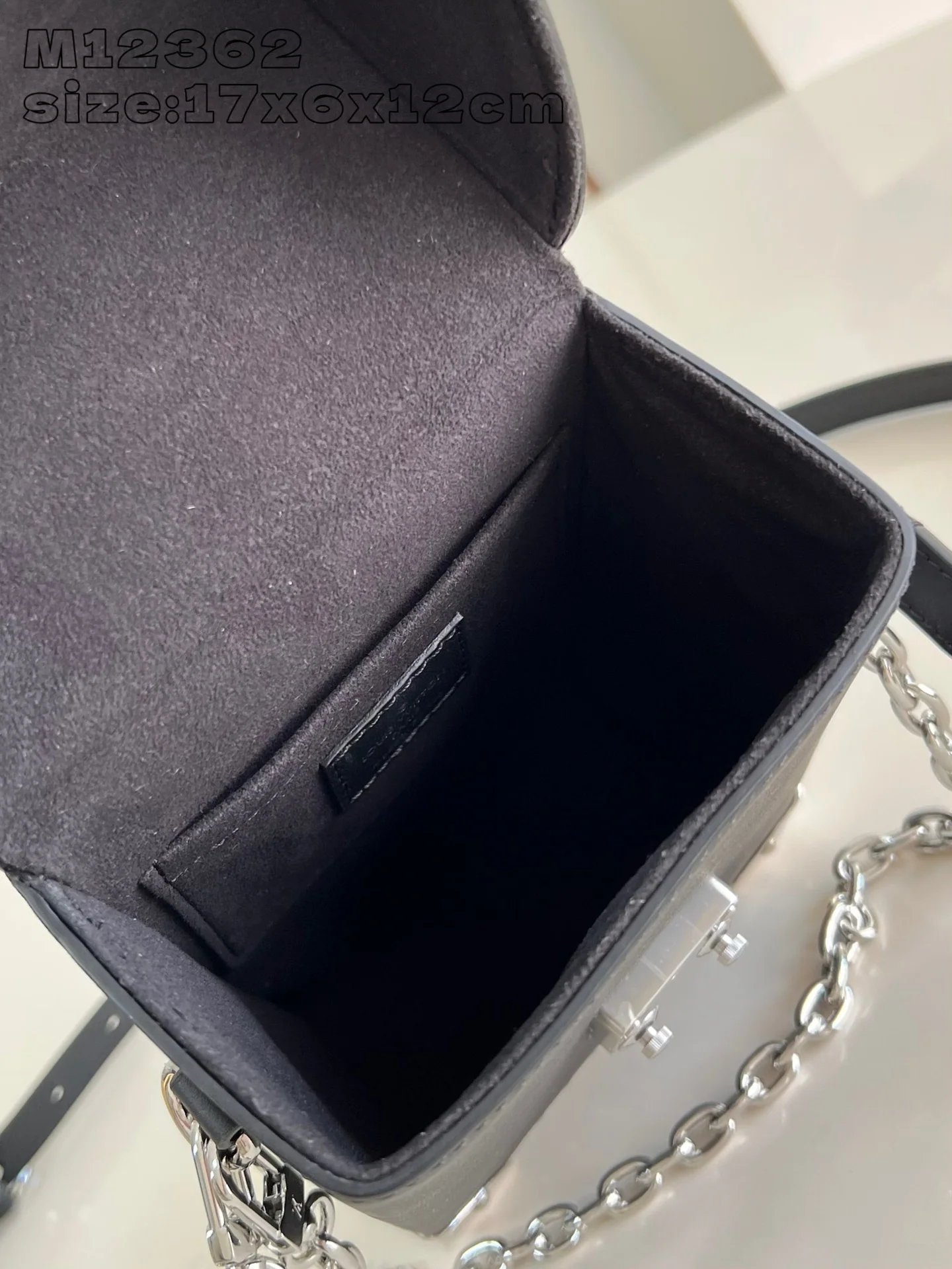 루이비통 바이브 카메라 박스 백 M12362 상세 이미지 8