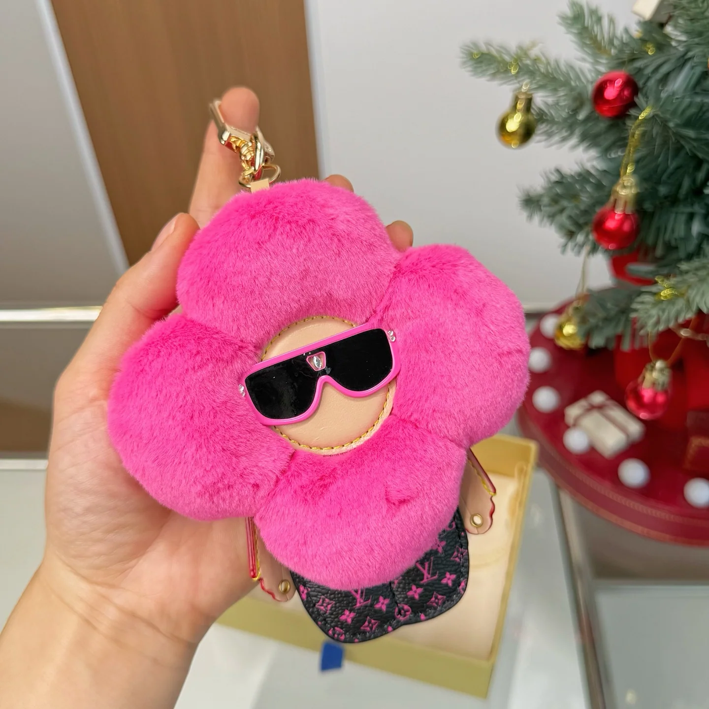 루이비통 비비안 해바라기 모노그램 키링 상세 이미지 4