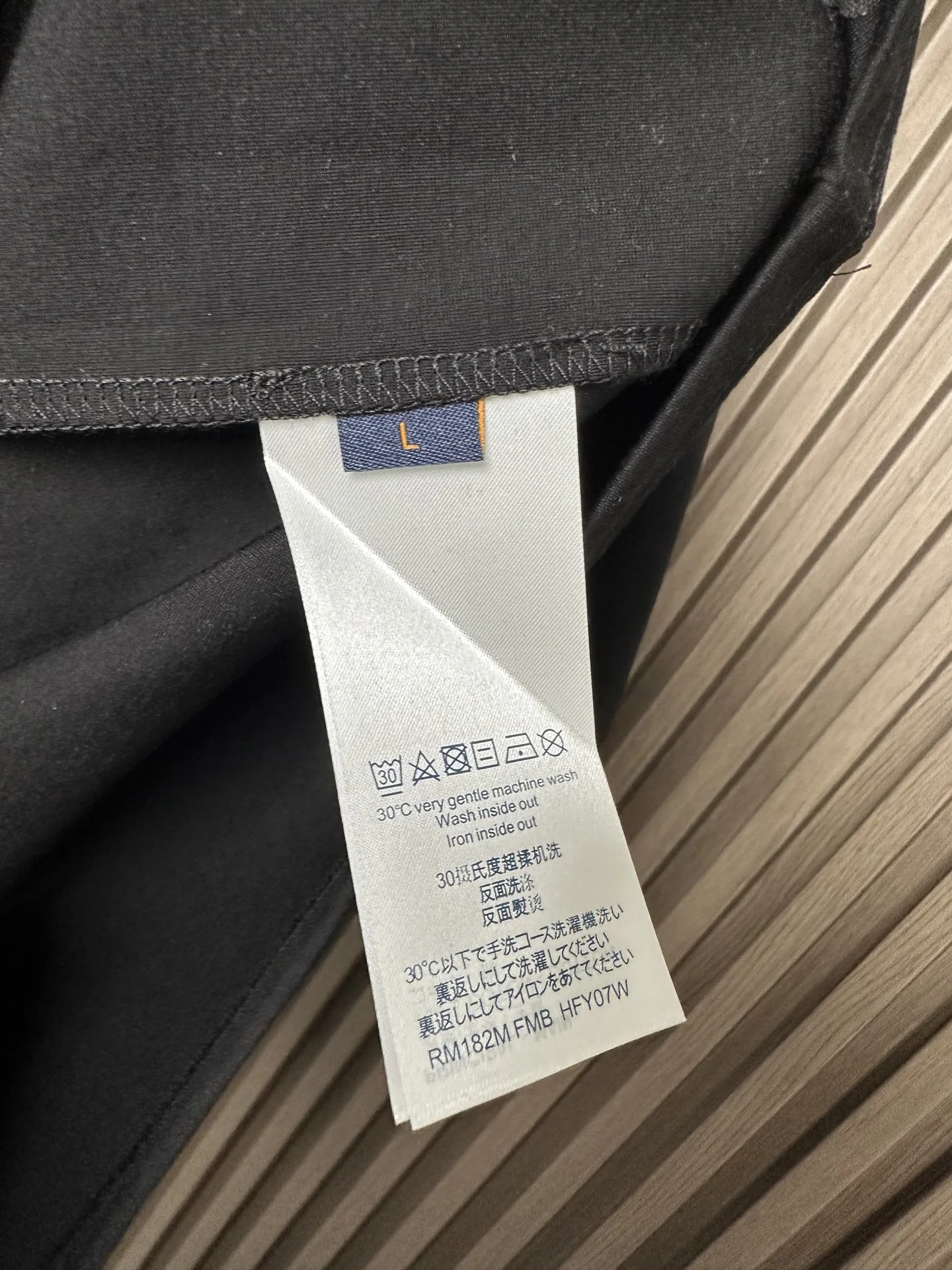 루이비통 남성 반팔 26SS 상세 이미지 9