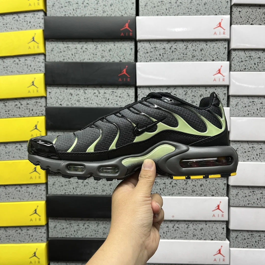 나이키 [DF] 에어 맥스 플러스 DM0032-035 201678 Nike Air Max Plus Iron Gray Light Liquid 상세 이미지 6