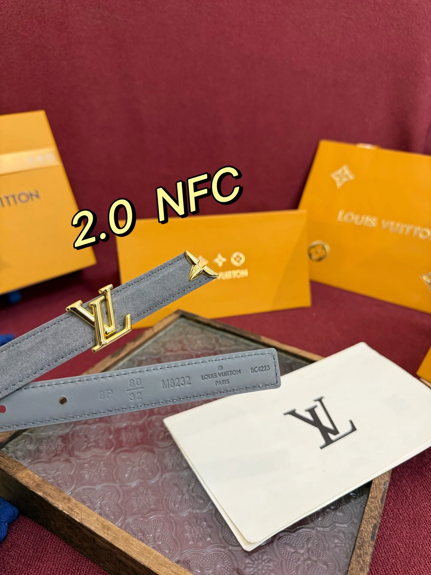 루이비통 LV 이니셜 골드 플라워 장식 스웨이드 벨트 상세 이미지 3