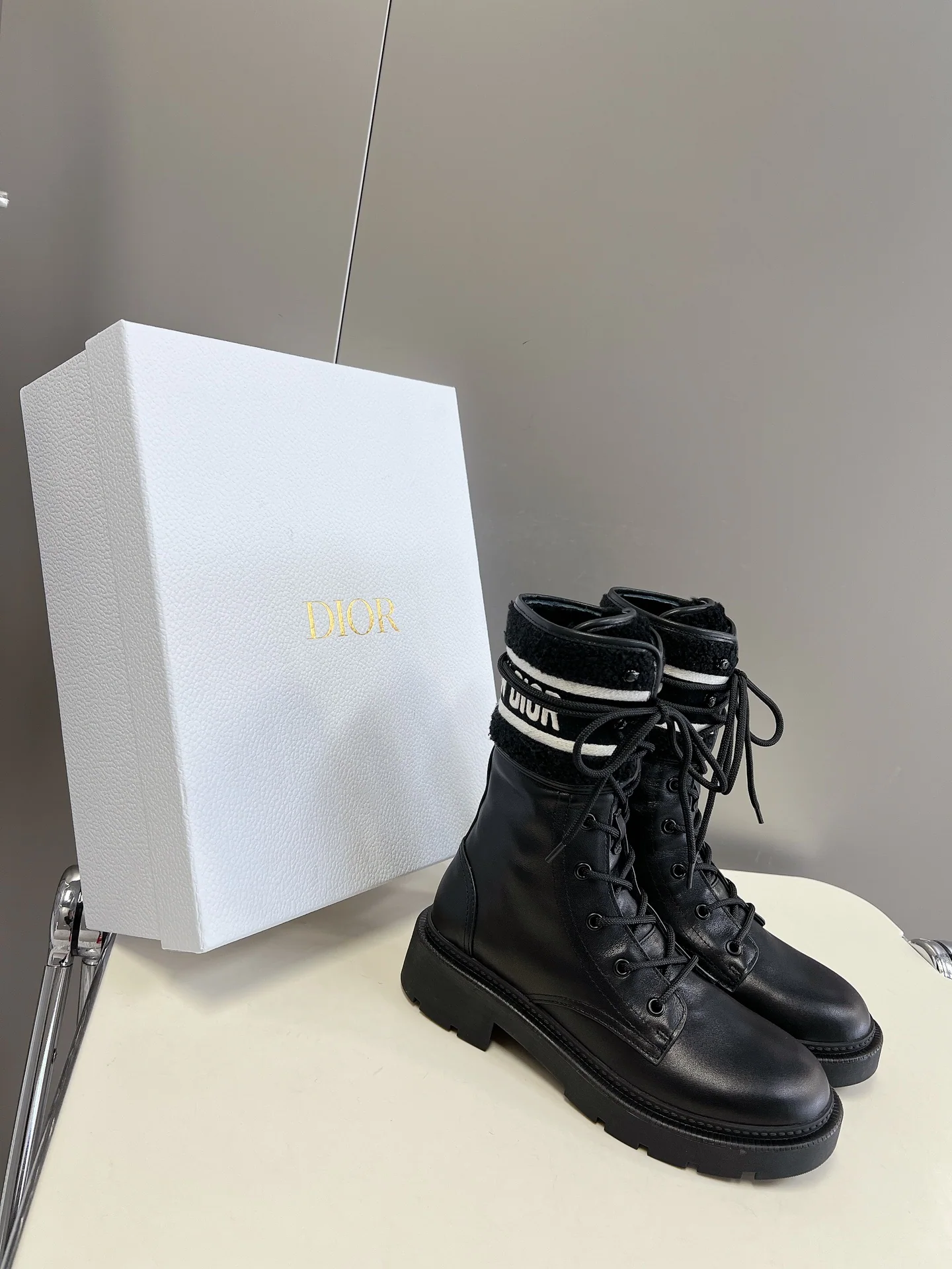 디올 퍼 앵클 부츠 상세 이미지 2
