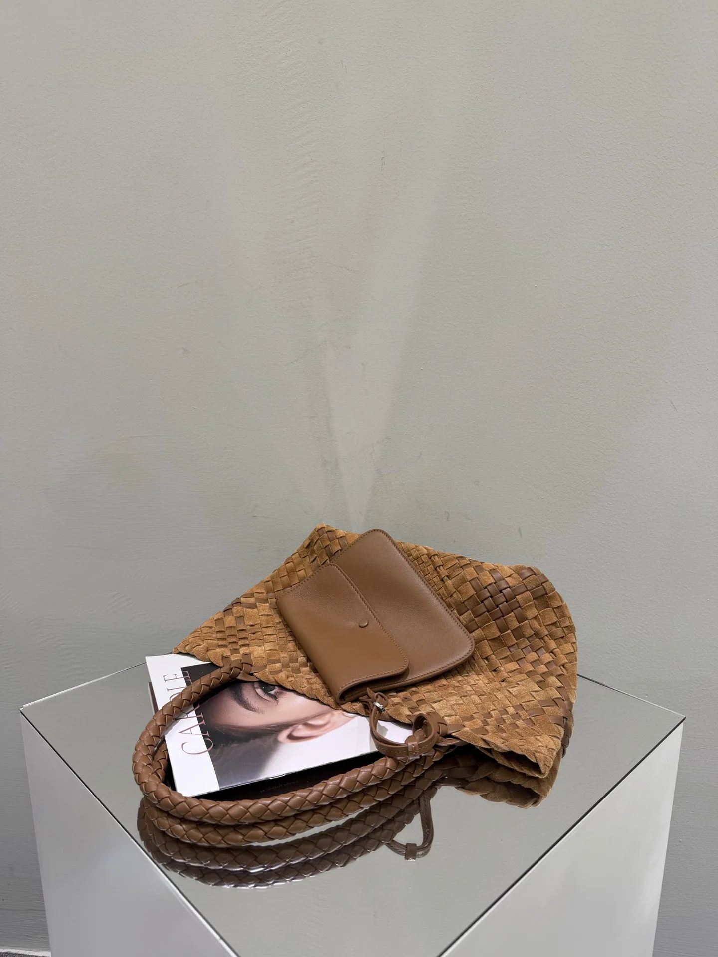 더로우 호박색 가죽 캐주얼 가방 상세 이미지 5