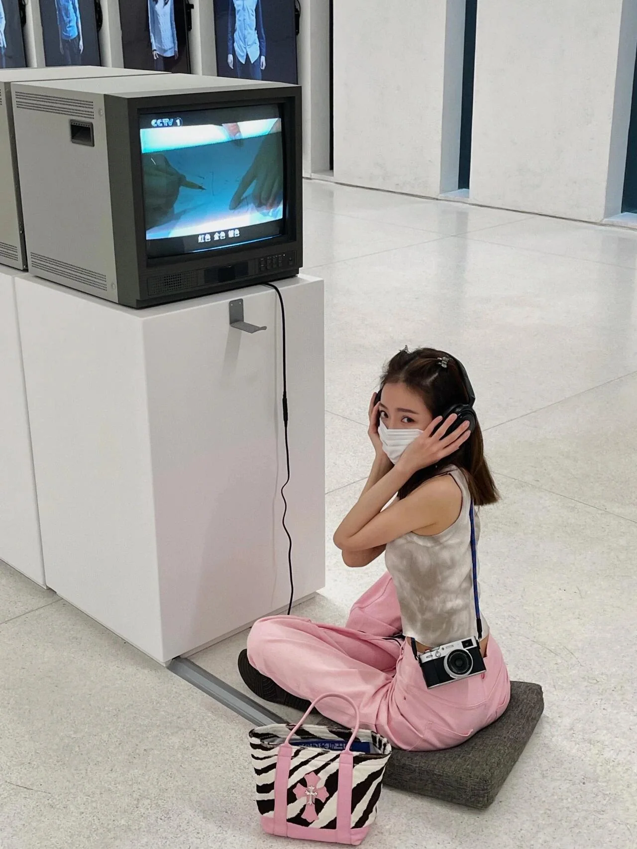 크롬하츠 핑크 제브라 헤어 크로스 토트백 상세 이미지 24