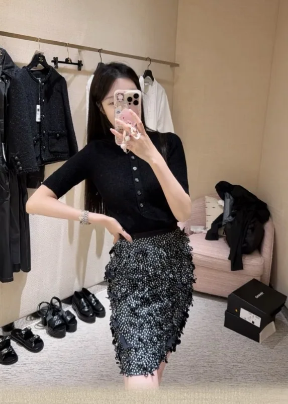 샤넬 라인스톤 버튼 여성 반팔 니트 티셔츠 상세 이미지 2