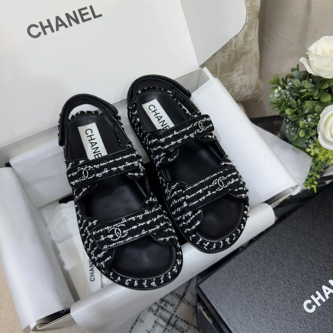 샤넬 더블 C 벨크로 비치슈즈 상세 이미지 1