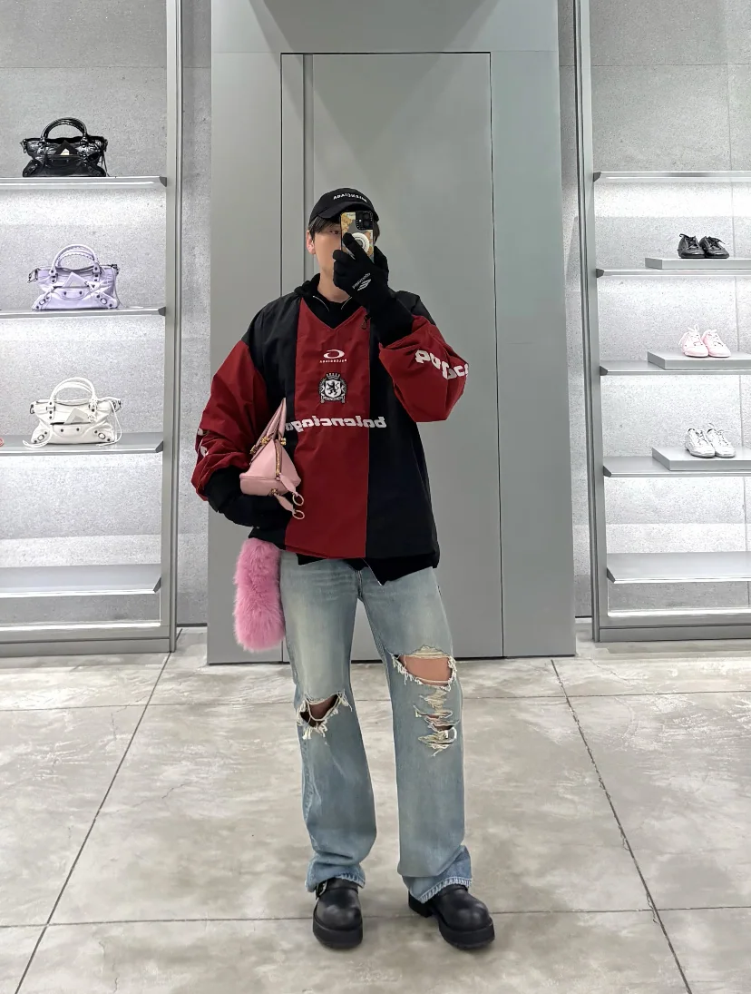 발렌시아가 컬러 블록 V넥 긴팔 티셔츠 상세 이미지 20