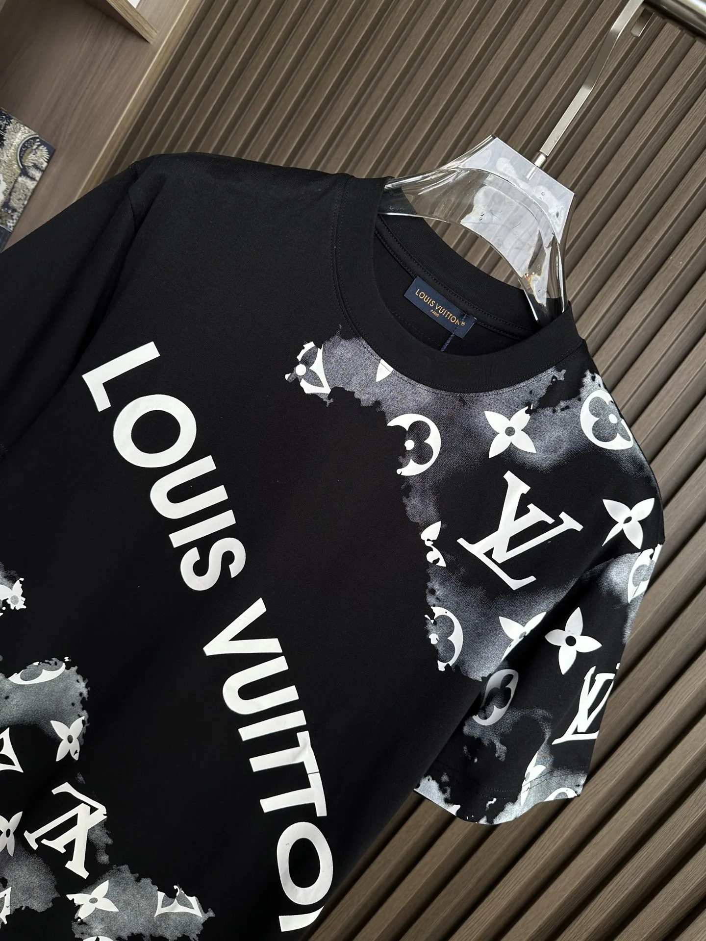 루이비통 남성 크루넥 반팔 티셔츠 상세 이미지 3