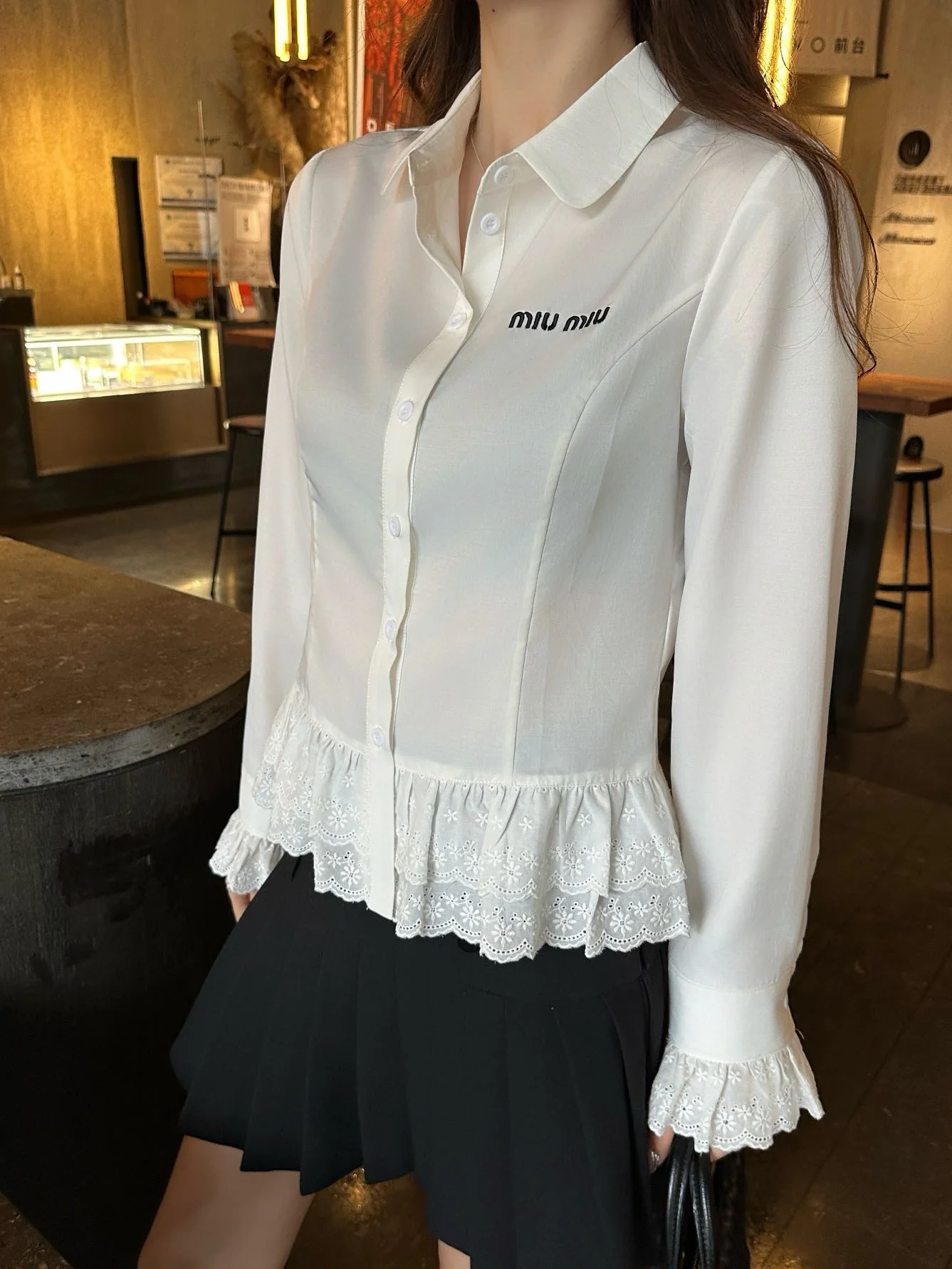 미우미우 슬림핏 여성용 긴팔 셔츠 24845