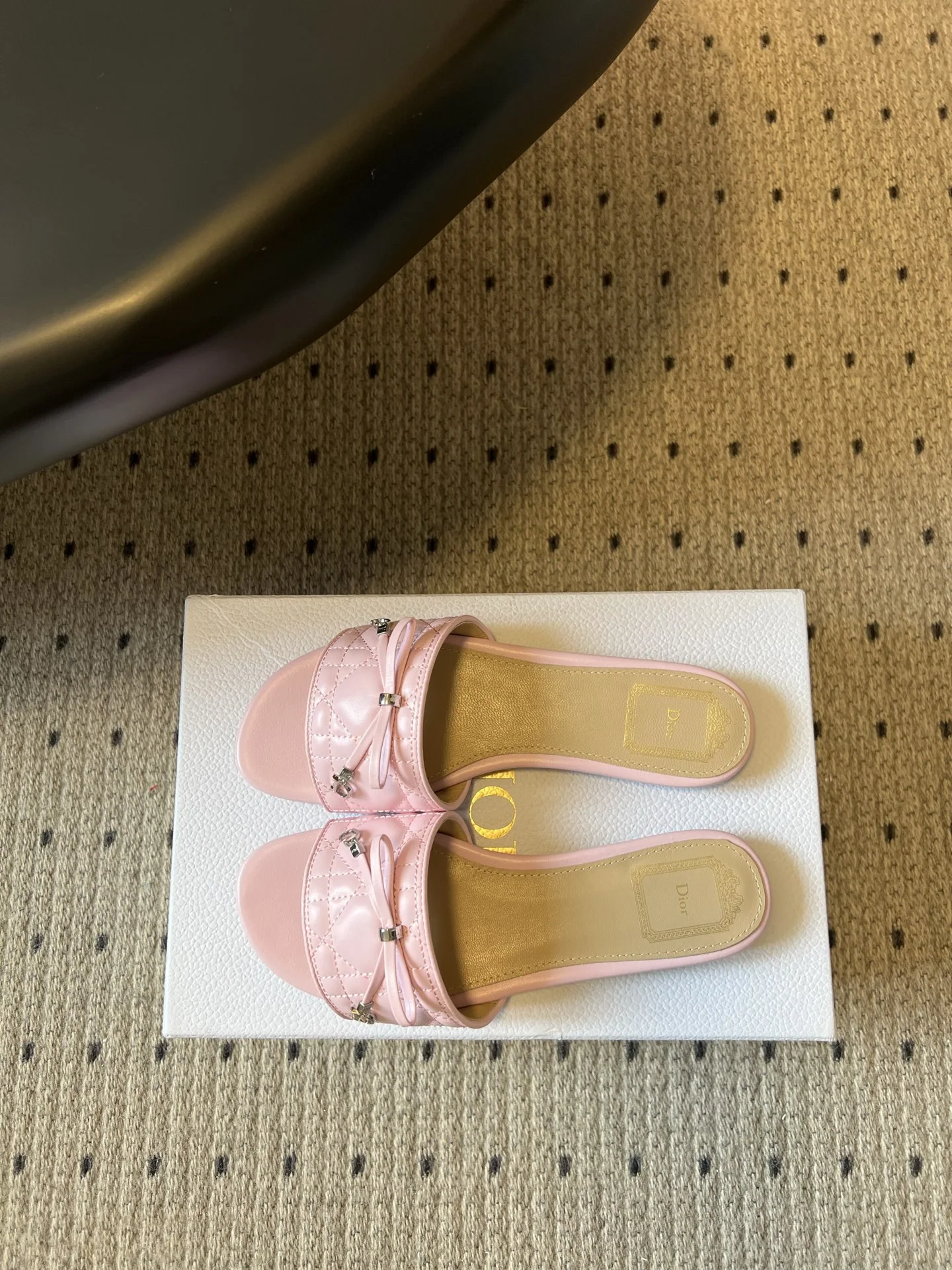디올 카나쥬 보우 샌달 상세 이미지 6