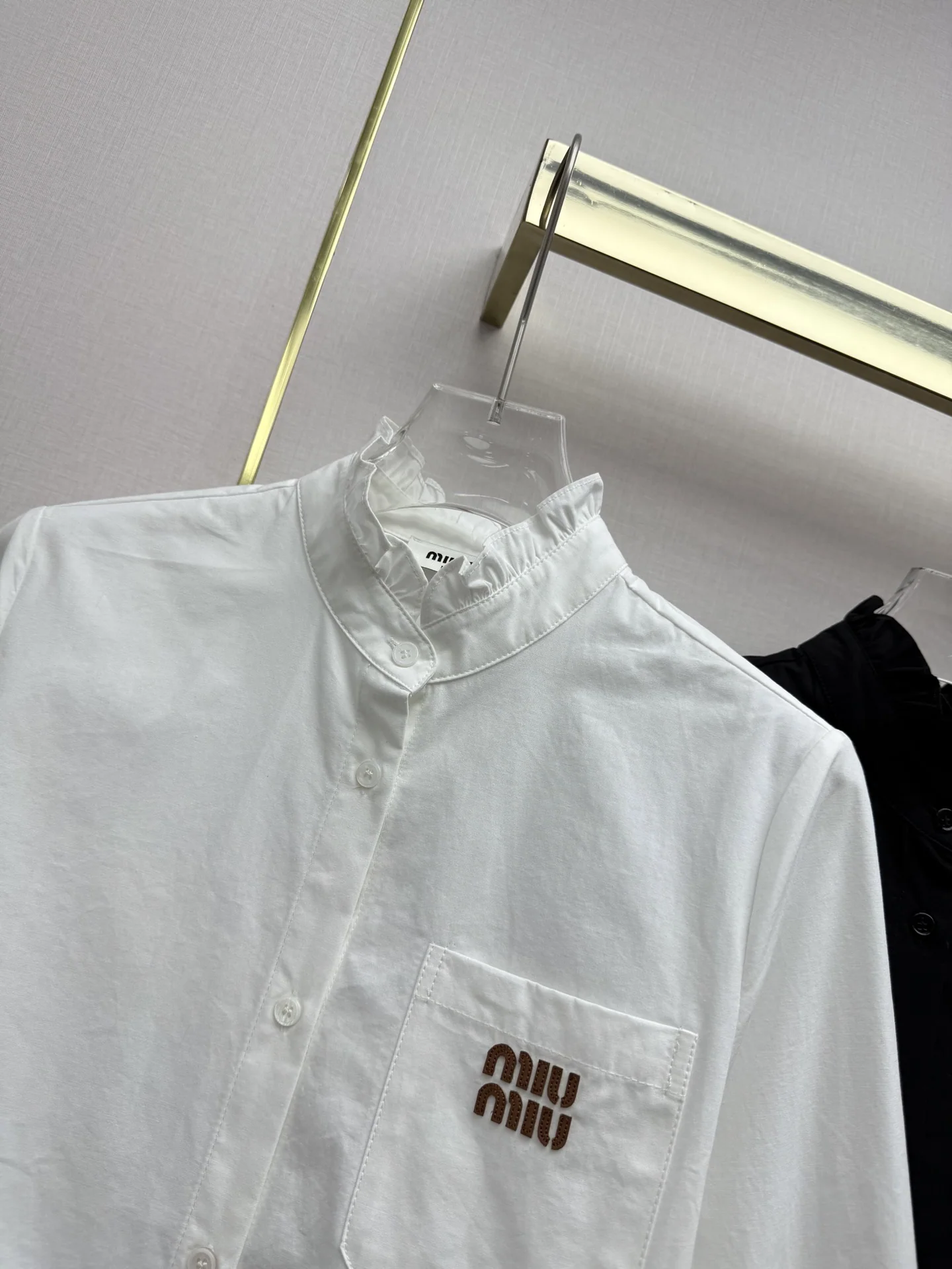 미우미우 러플 카라 긴팔 셔츠 2025 FW 상세 이미지 4
