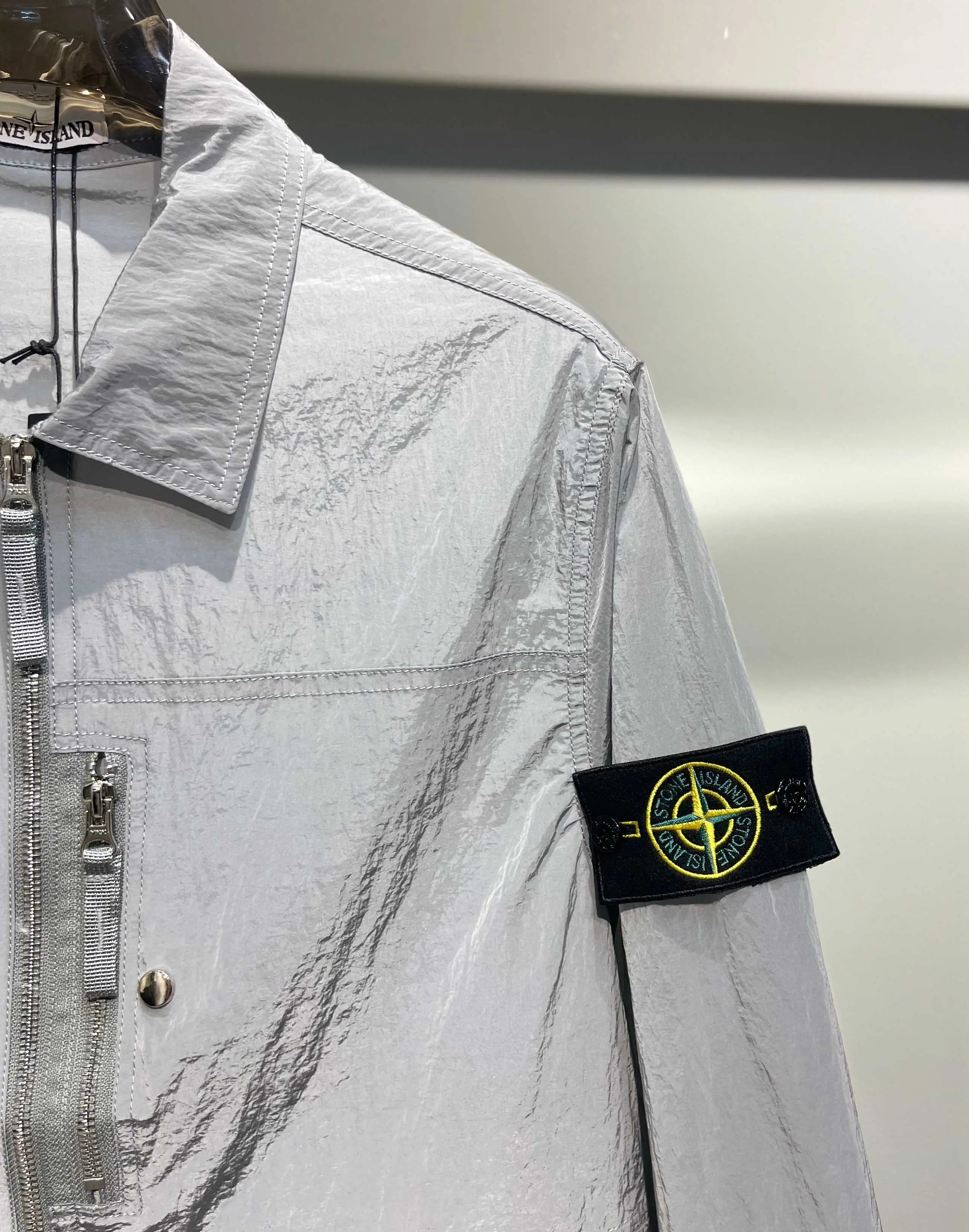 스톤아일랜드 메탈 나일론 컬러 자켓 상세 이미지 2