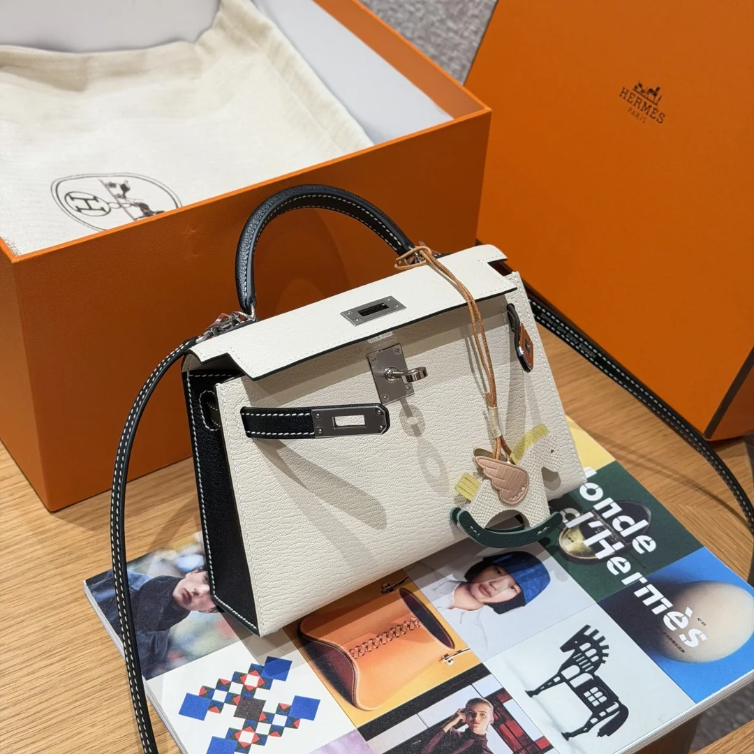 에르메스 미니 켈리 가방 밀크셰이크 화이트 실버 하드웨어 상세 이미지 1