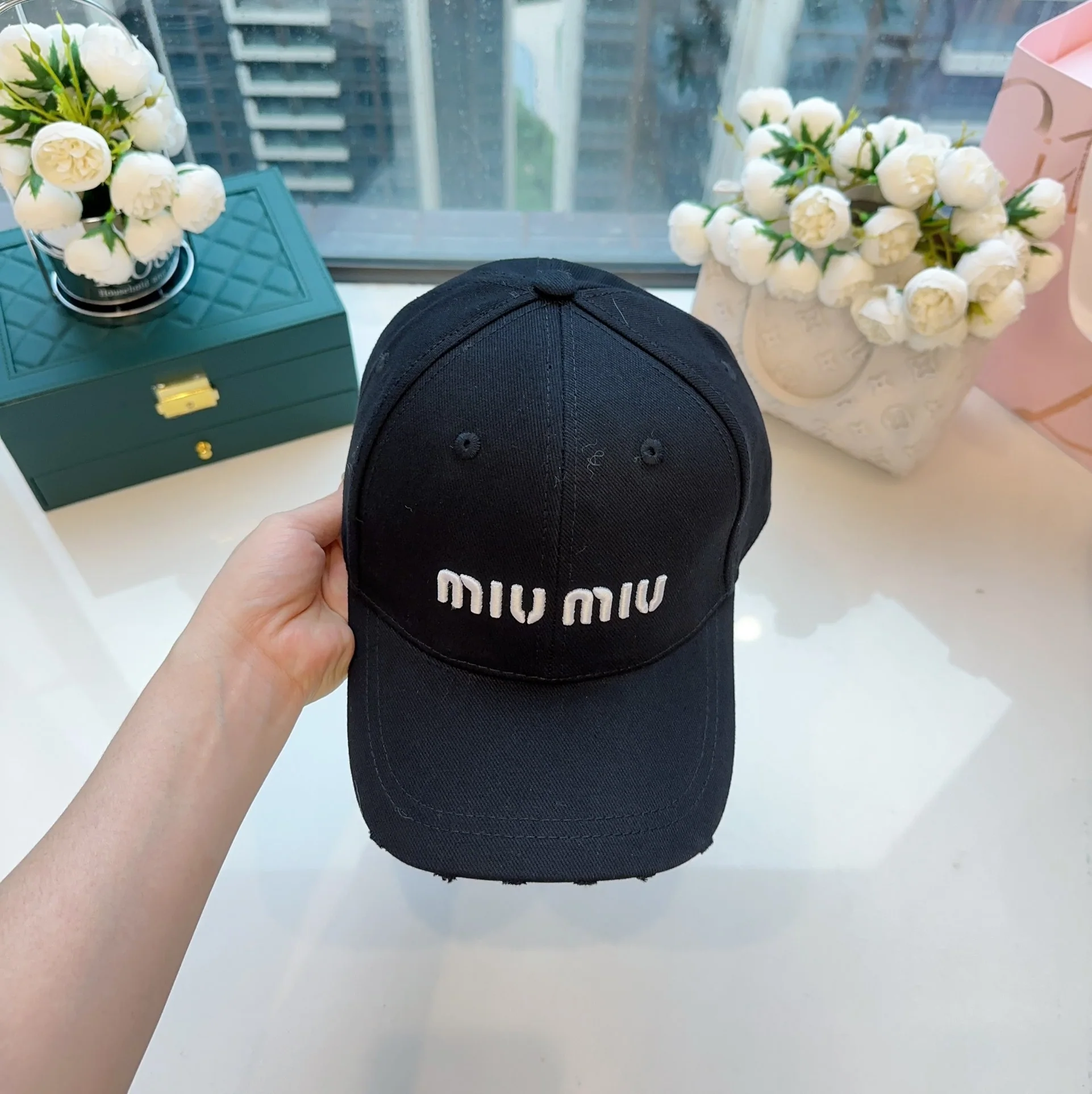 미우미우 모자 81074 Miu Miu Cap 상세 이미지 7