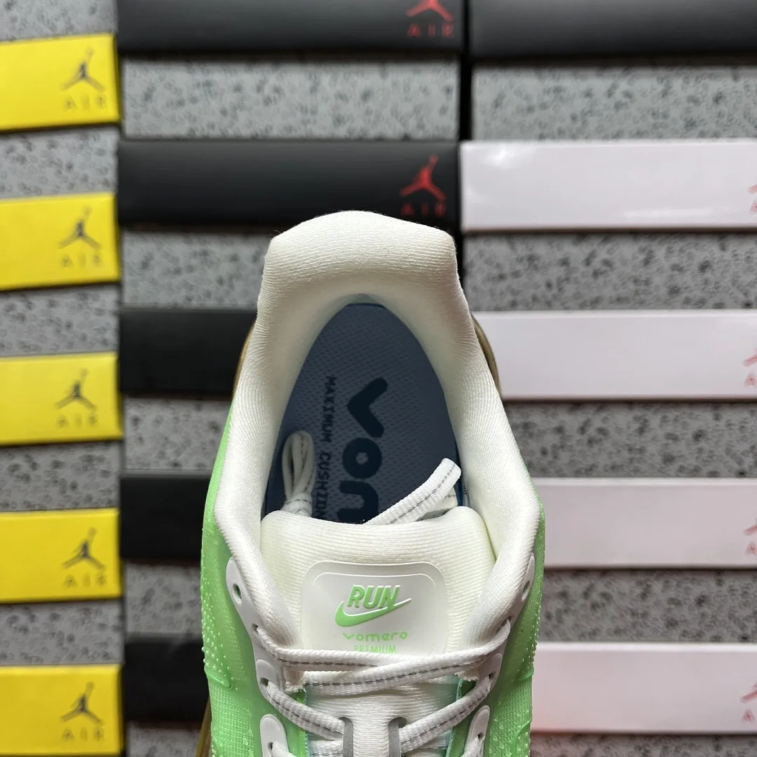 나이키 [CG] 보메로 프리미엄 HQ2050-307 201996 Nike Vomero Premium 상세 이미지 4