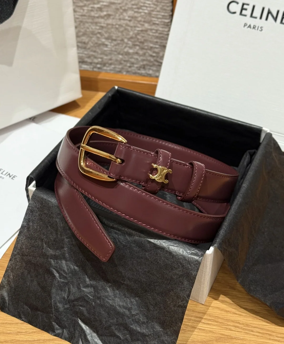 셀린느 트리옹 가죽 미디엄 슬림핏 벨트 176719