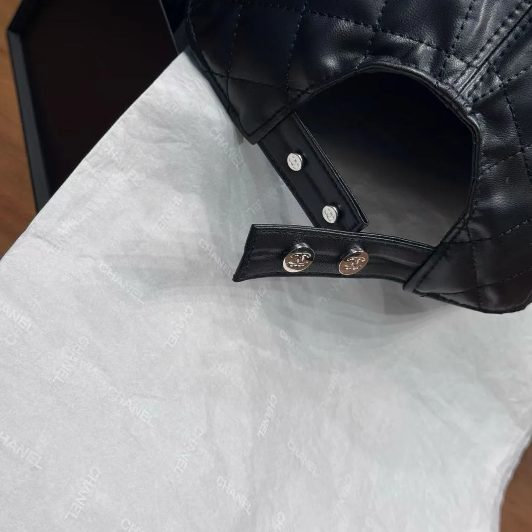 샤넬 다이아몬드 패턴 가죽 캡 상세 이미지 5