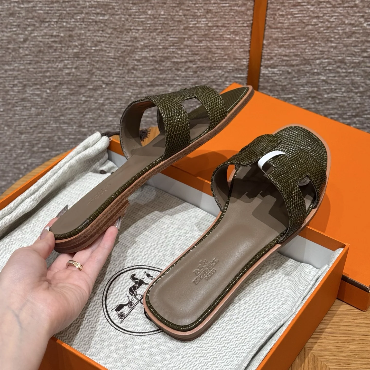 에르메스 오란 도마뱀 가죽 샌들 상세 이미지 4