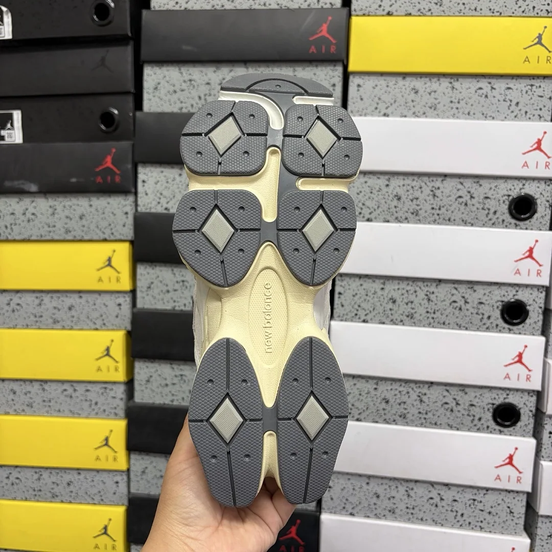 뉴발란스 [C] 9060 그레이 화이트 U9060ECA 202084 New Balance 9060 상세 이미지 6