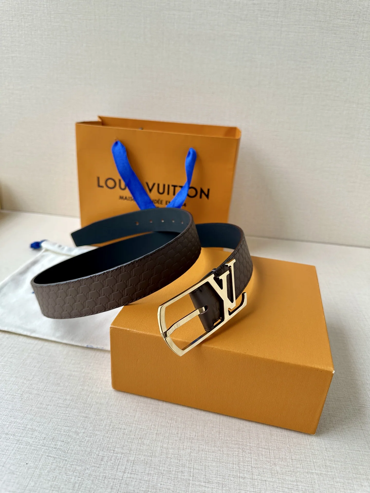 루이비통 LV 에어로그램 버클 벨트 상세 이미지 6