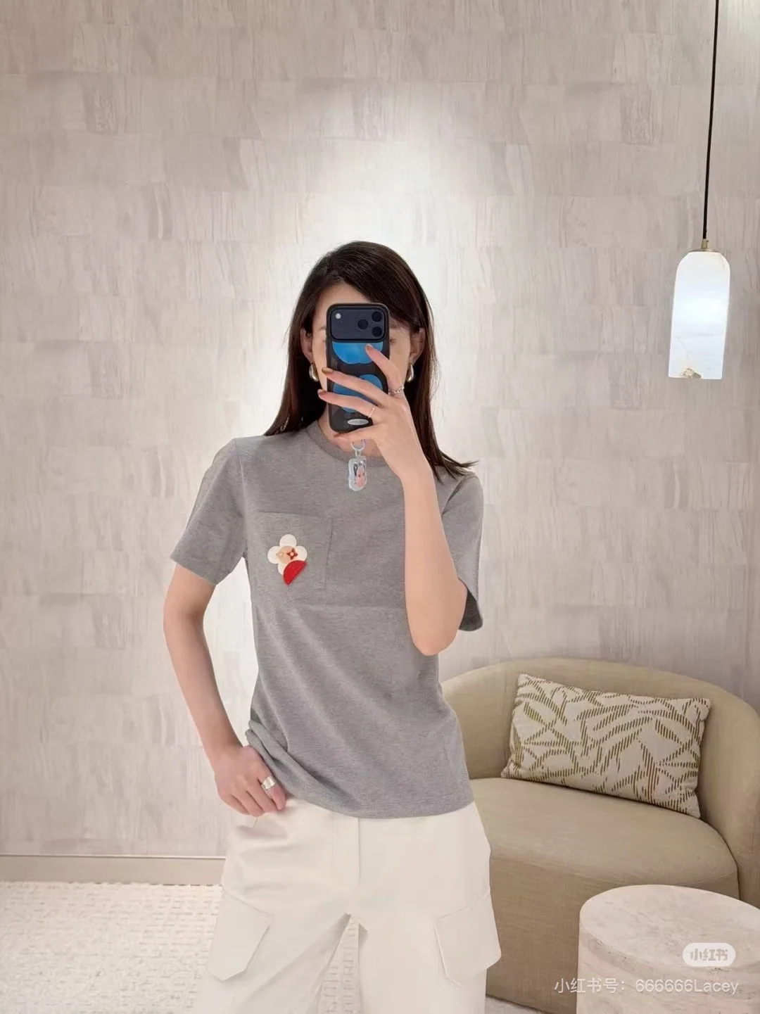 루이비통 해바라기 자수 크루넥 반팔 티셔츠 상세 이미지 3