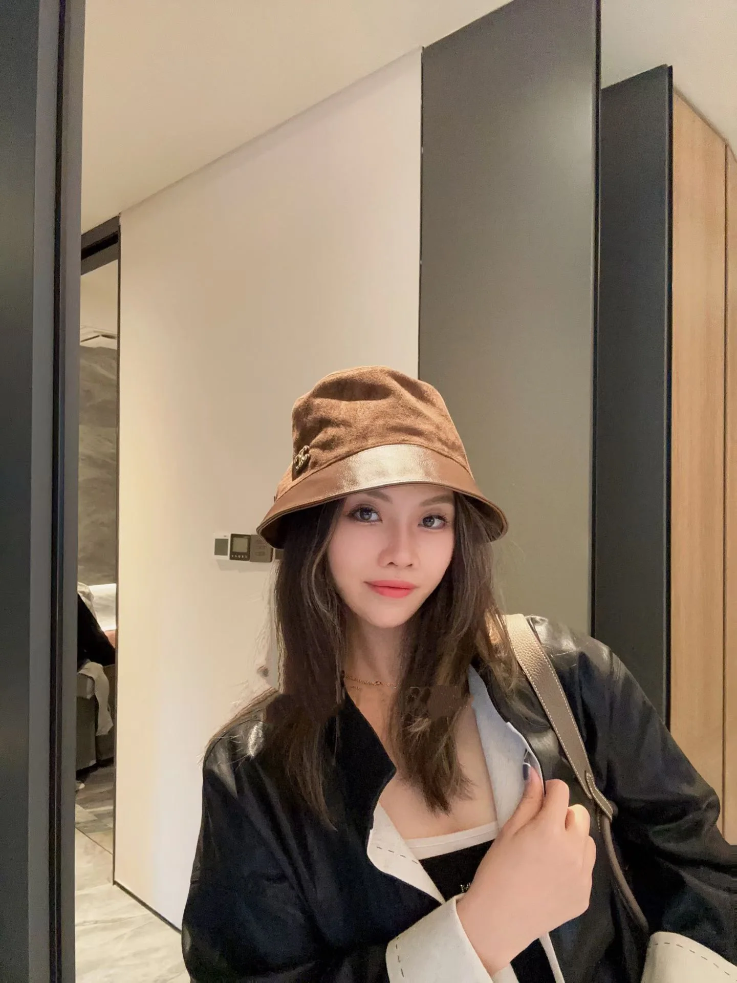 셀린느 스웨이드 패치워크 버킷햇 상세 이미지 2