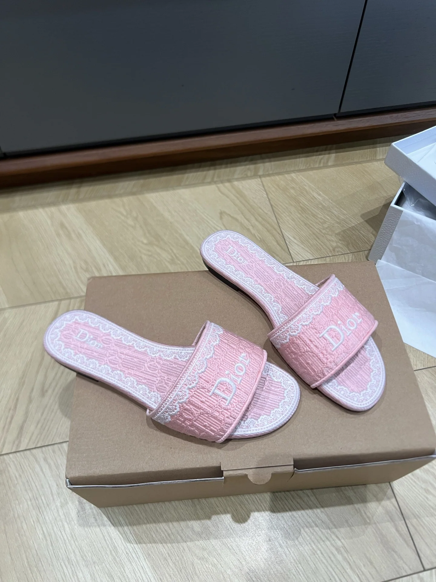 디올 자수 자카드 샌들 상세 이미지 2