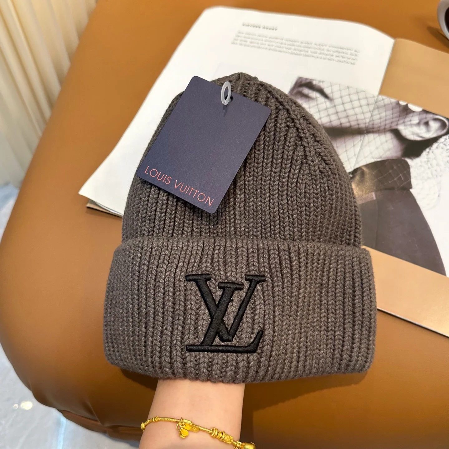 루이비통 LV 로고 니트 비니 모자 상세 이미지 1