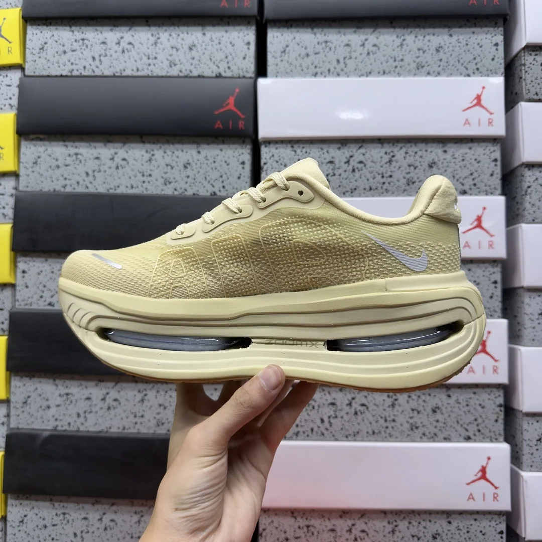 나이키 [5A] 보메로 프리미엄 IM8334-200 201786 Nike Vomero Premium 상세 이미지 4