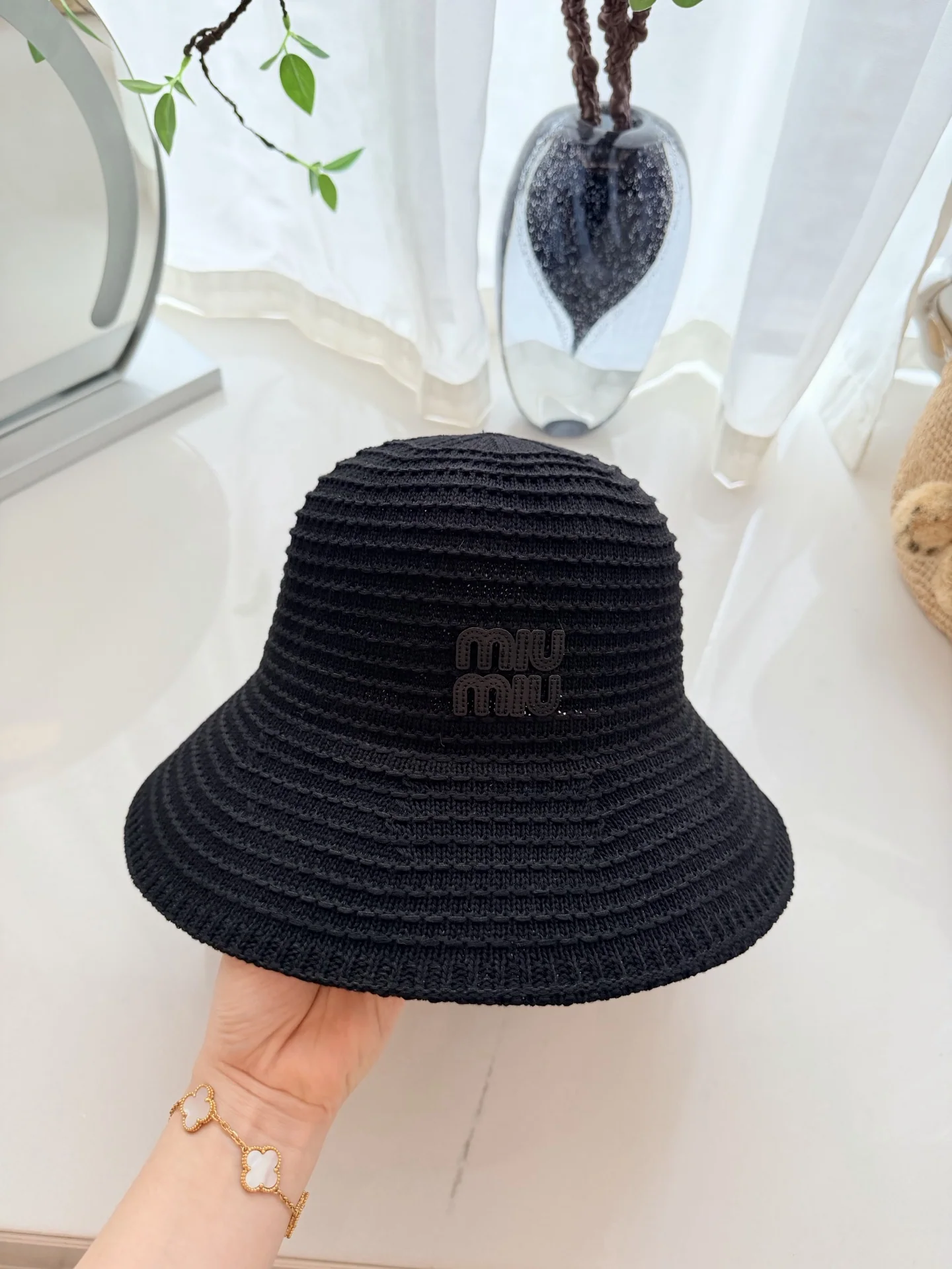 미우미우 스트로우 버킷햇 모자 상세 이미지 5