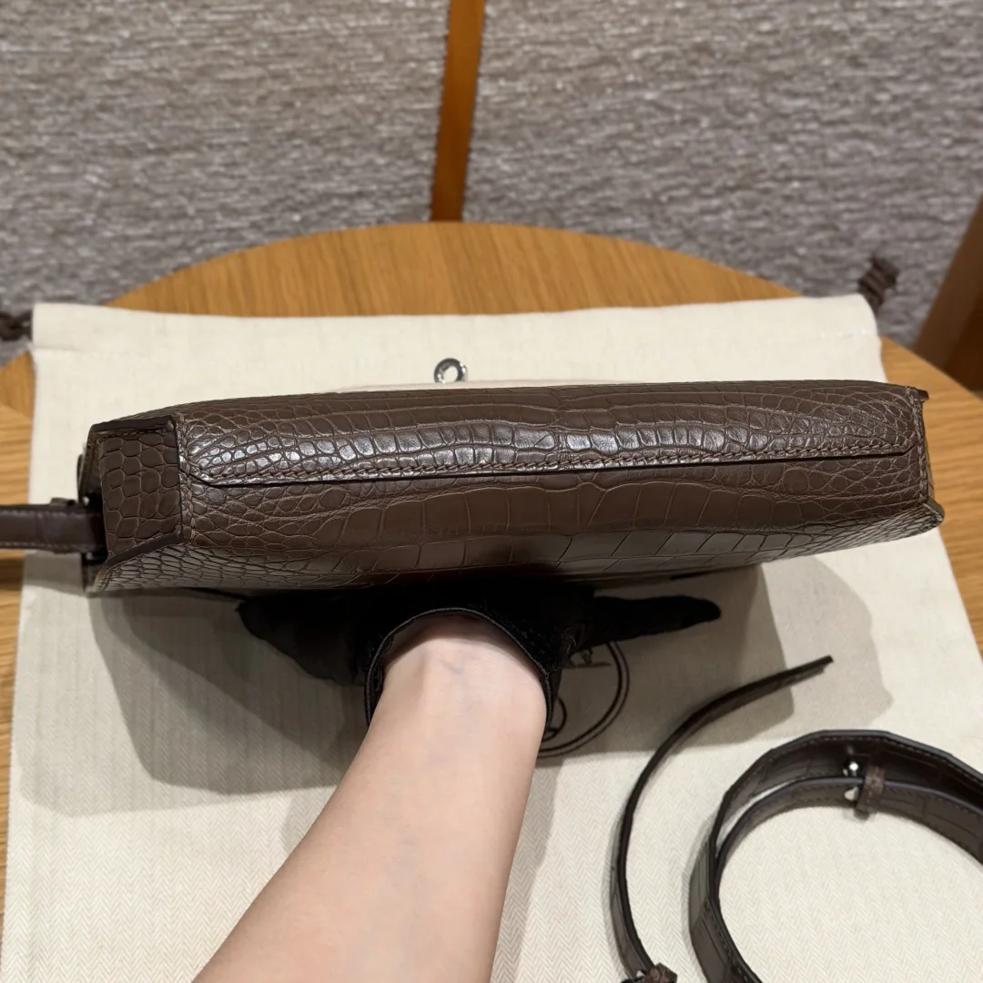 에르메스 켈리 매트 악어가죽 클러치백 25 CM 상세 이미지 5