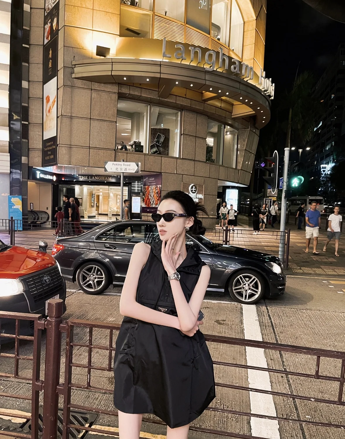 프라다 나일론 민소매 후드 원피스 상세 이미지 6