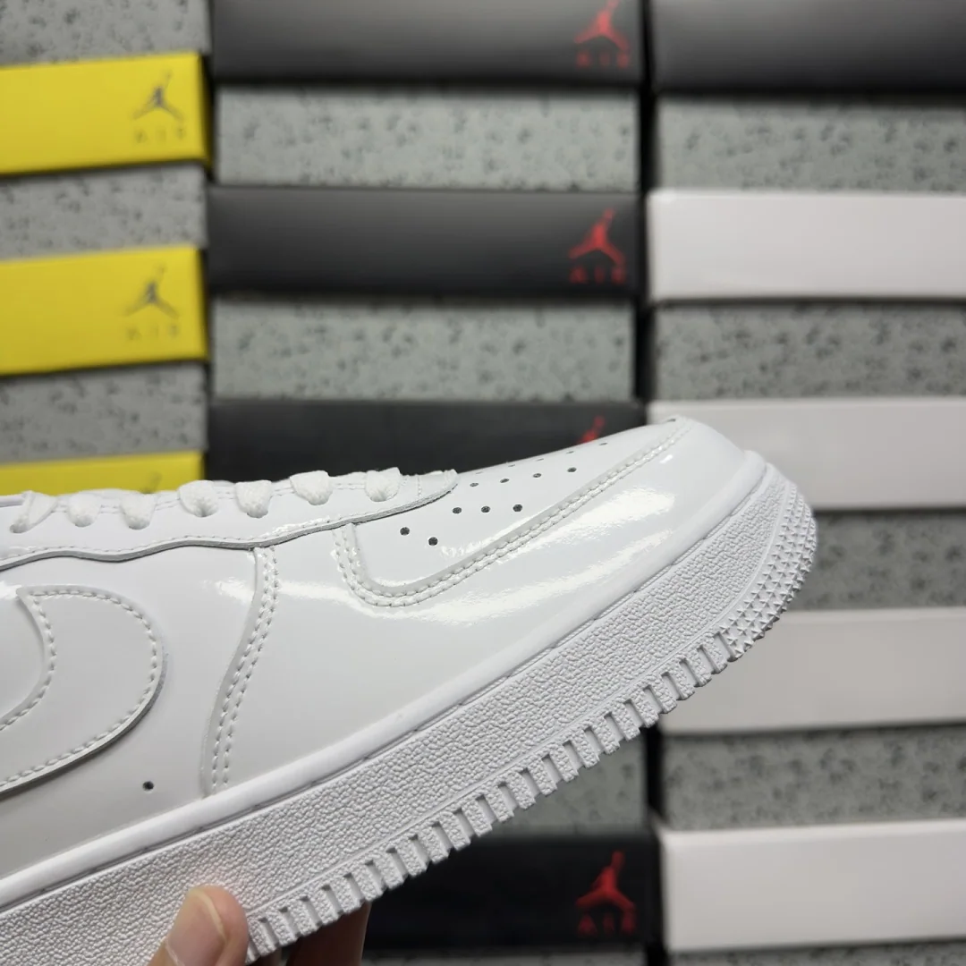 나이키 [MAX] 에어 포스 1 로우 IV2857-100 201752 Nike Air Force 1 Low '07 Premium White 상세 이미지 5