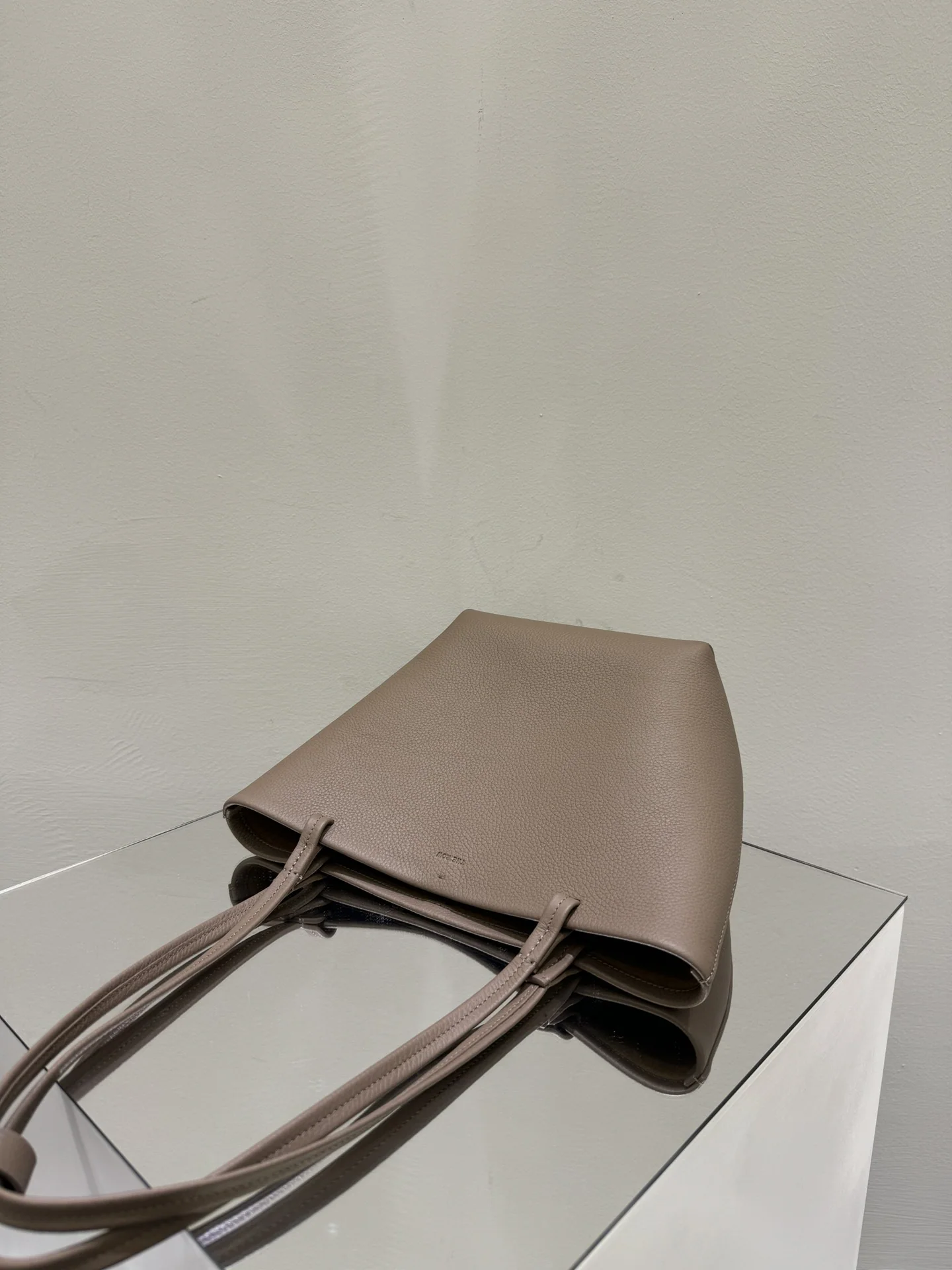 더로우 뷰티 미디엄 쇼핑백 가방 상세 이미지 5