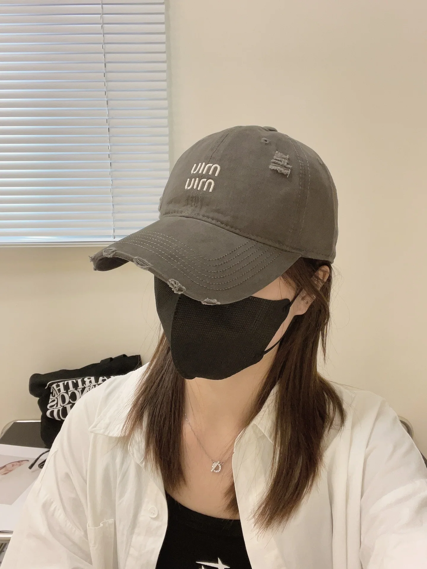 미우미우 무지 자수 베이스볼 캡 상세 이미지 1