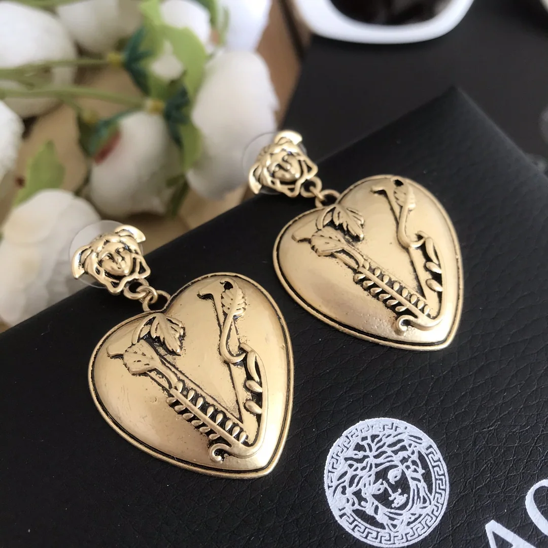 베르사체 귀걸이 63387 Versace Earrings 상세 이미지 2