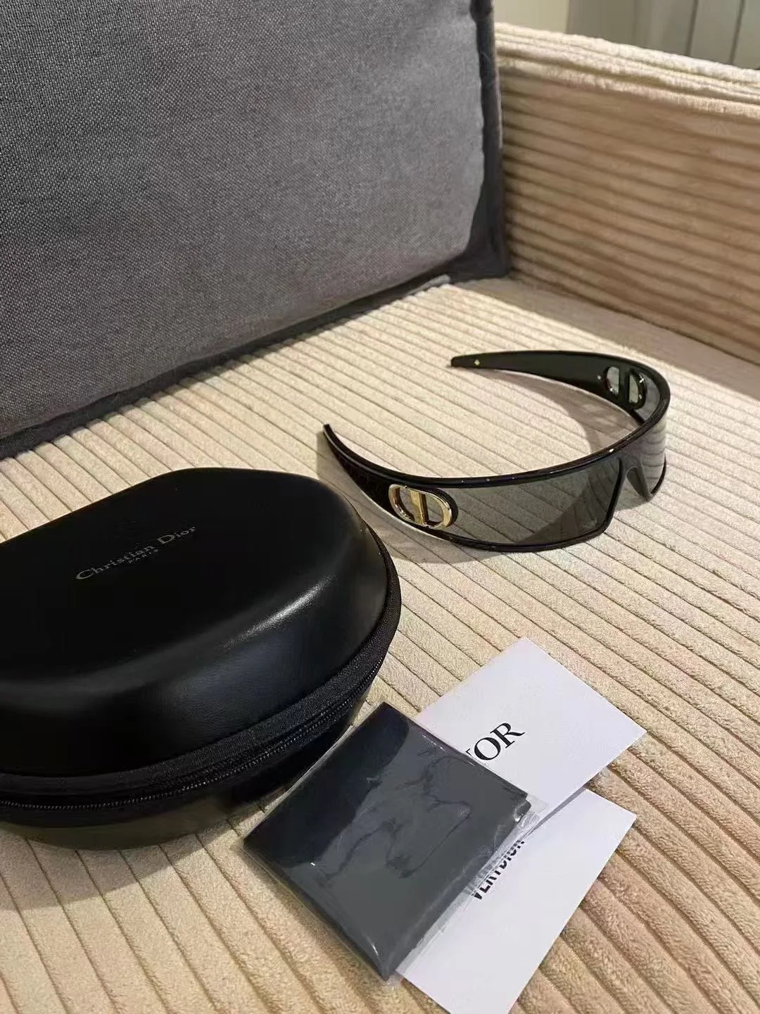 디올 CD 로고 헤드밴드 겸 선글라스 헤어악세 상세 이미지 2