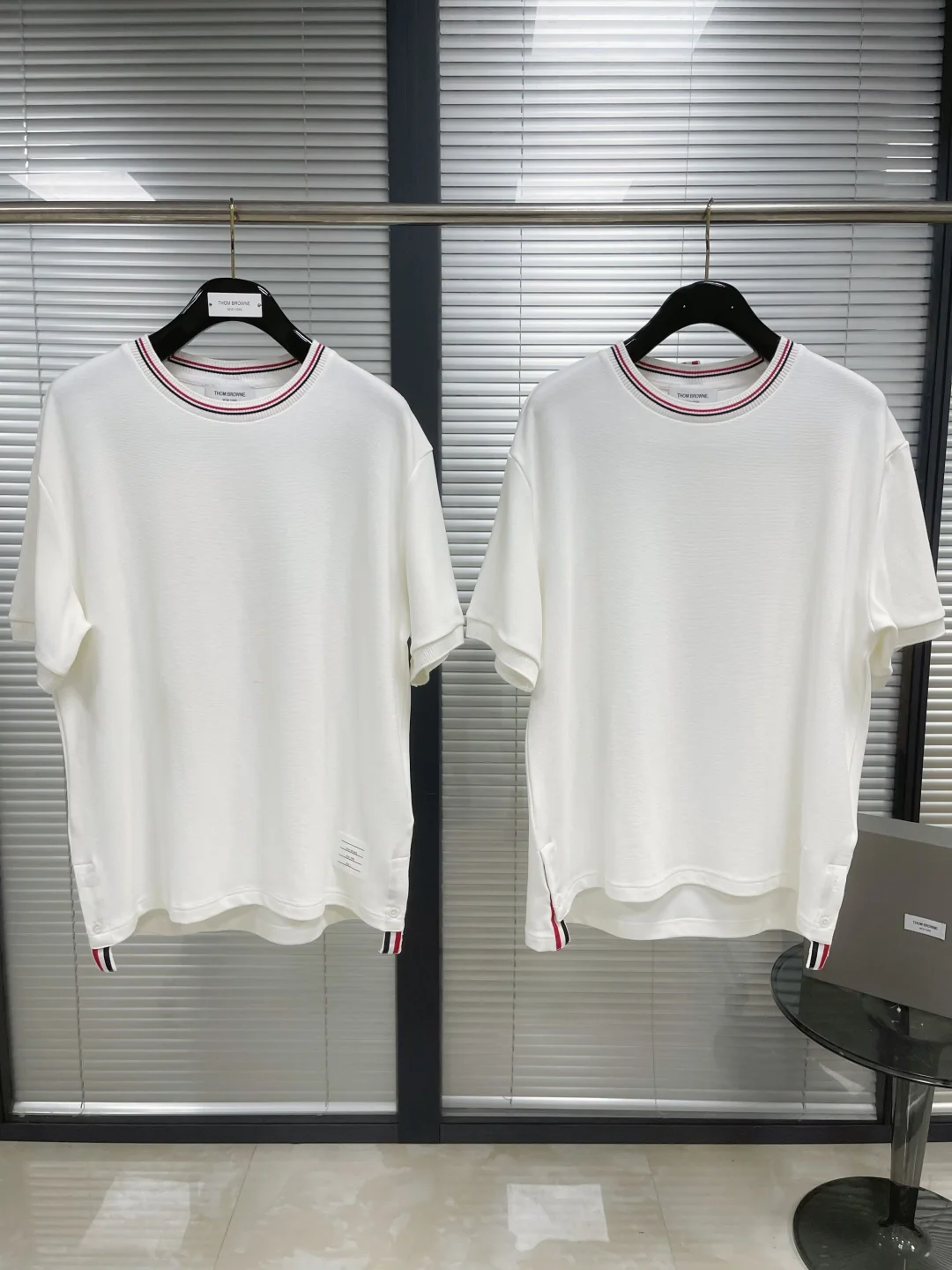 톰브라운 극세사 수면 파문 반팔 티셔츠 상세 이미지 2